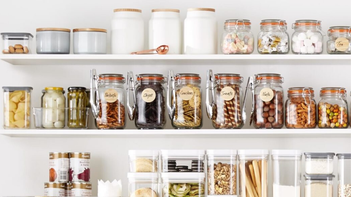 Zero Waste Kitchen: Glass jars in the pantry  Kitchen jars storage,  Kitchen jars, Eco kitchen